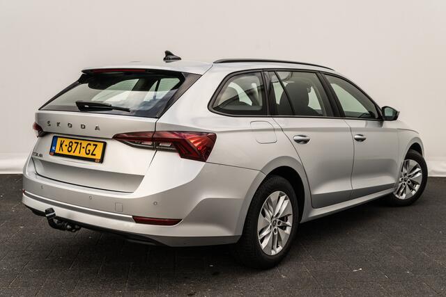 Skoda OCTAVIA Combi 1.0 TSi Business Edition | Virtual Cockpit | Trekhaak | Sportstoelen | PDC | Climate Control