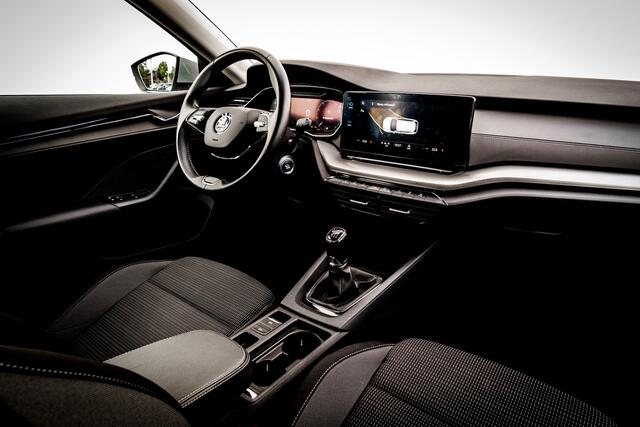 Skoda OCTAVIA Combi 1.0 TSi Business Edition | Virtual Cockpit | Trekhaak | Sportstoelen | PDC | Climate Control