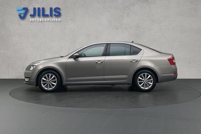 Skoda OCTAVIA 1.0 TSI Greentech Ambition Business | Cruise control | Half lederen bekleding | Parkeersensoren