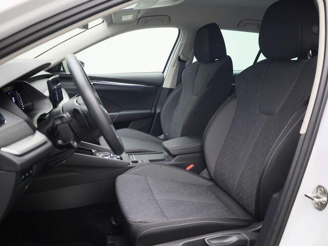 Skoda OCTAVIA Combi 1.0 TSI 110PK Business Edition Plus DSG automaat · Navigatie · Parkeersensoren · Stoelverwarming · Garantie tot november 2027 of 100000km