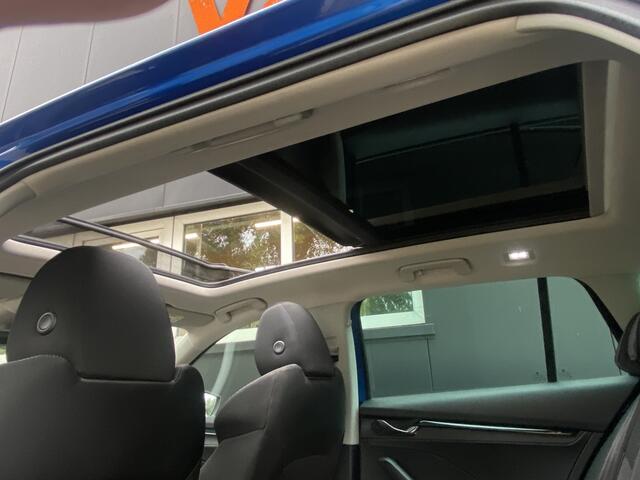 Skoda OCTAVIA 1.0 eTSI Bns Ed Autom/Panoramadak/Trekhaak/Elek achterkl/Apple C