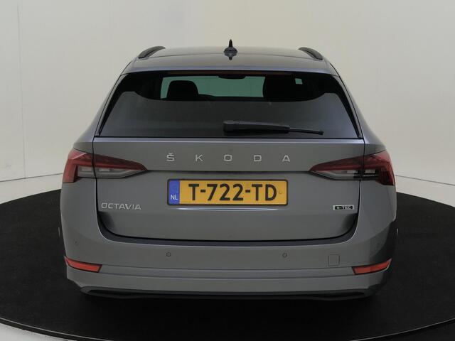 Skoda OCTAVIA Combi 1.0 e-TSI Business Edition | Navigatie | Stoelverwarming | Keyless | Parkeersensoren | CarPlay | Elektrisch inklapbare buitenspiegels | Rijprofielkeuze |