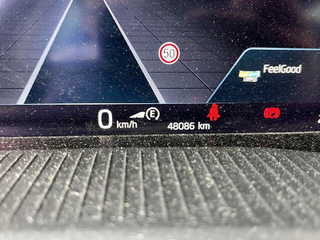 Skoda OCTAVIA Combi 1.4 TSI iV PHEV Business Edition Plus / AUTOMAAT/ ELEKTR. STOEL/ ALCANTARA/ HEAD-UP DISPLAY/ DIGITAL DASH/ PARK. SENSOREN + CAMERA/ NAVI/ SMARTLINK/ STOEL-STUUR VERWARM./ MATRIX/ 18" LMV/ CLIMA 3-ZONE