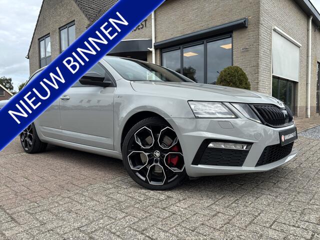 Skoda OCTAVIA Combi 2.0 TSI RS 245PK Automaat Full LED / Trekhaak / Sportinterieur