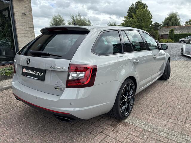 Skoda OCTAVIA Combi 2.0 TSI RS 245PK Automaat Full LED / Trekhaak / Sportinterieur