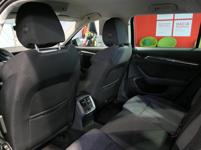 Skoda OCTAVIA Combi 1.0 e-TSI Business Edition Plus - Navi, stoelverwarming, adaptive cruise, apple carplay / android auto