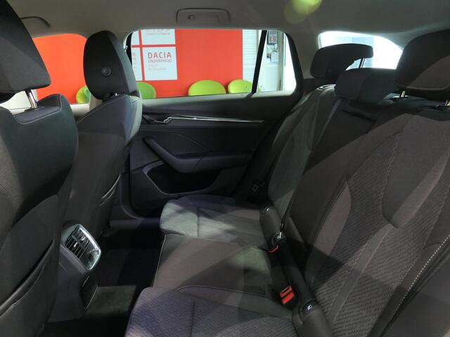 Skoda OCTAVIA Combi 1.0 e-TSI Business Edition Plus - Navi, stoelverwarming, adaptive cruise, apple carplay / android auto