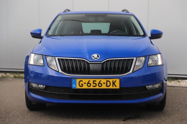 Skoda OCTAVIA Combi 1.0 TSI Upgrade Business Edition Trekhaak Navigatie Carplay Android 16 inch LMV Half Leder Climate Cruise Control Stoelverwarming