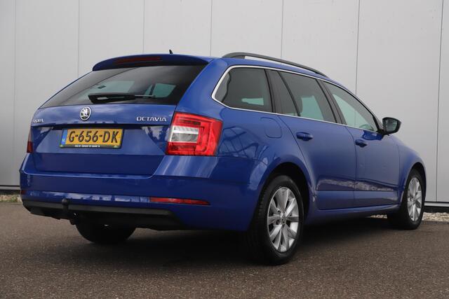 Skoda OCTAVIA Combi 1.0 TSI Upgrade Business Edition Trekhaak Navigatie Carplay Android 16 inch LMV Half Leder Climate Cruise Control Stoelverwarming