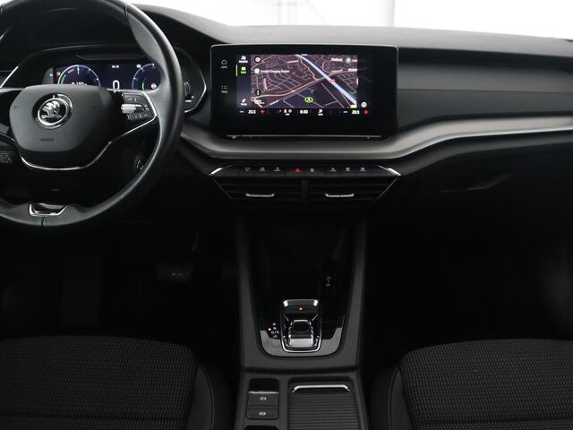 Skoda OCTAVIA Combi 1.4 TSI iV PHEV Business Edition Plus | Stoel & stuurverwarming | Adaptive cruise | Carplay | Navigatie | DAB | Lane assist | LED