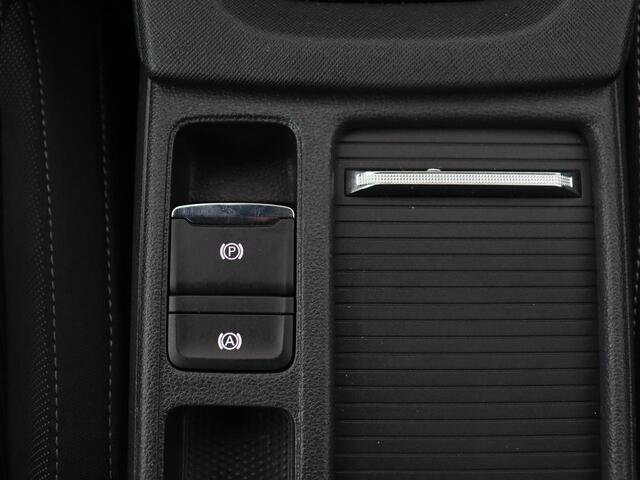Skoda OCTAVIA Combi 1.0 e-TSI Sport Bns | Automaat | Carplay | Cruise Control | LED | Sfeer verlichting | Climate controle | PDC | Sportstoelen | DAB+