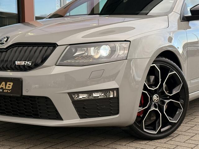 Skoda OCTAVIA 2.0 TSI RS 230 PK | Standkachel | Leder | Canton Audio | Navi | Stoelverwarming |