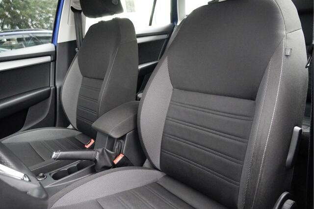 Skoda OCTAVIA Combi 1.5 TSI 150PK! Ambition Business BJ2019 Lmv 16" | Pdc | Navi | Trekhaak | Achteruitrijcamera | App-Connect | Climate control | Cruise control | Getint glas