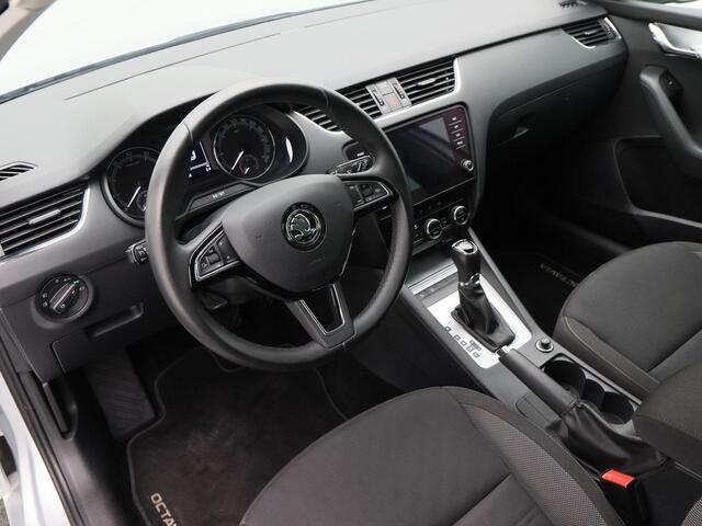 Skoda OCTAVIA Combi 1.0 TSi 115 Pk Automaat Ambition Business | Cruise Control | Navigatiesysteem | Carplay | Climate Control | Sensoren | Privacy Glass | 16 Inch | 51.265 Km