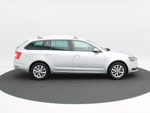 Skoda OCTAVIA Combi 1.0 TSi 115 Pk Automaat Ambition Business | Cruise Control | Navigatiesysteem | Carplay | Climate Control | Sensoren | Privacy Glass | 16 Inch | 51.265 Km