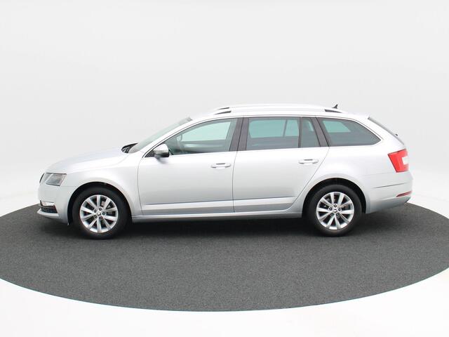 Skoda OCTAVIA Combi 1.0 TSi 115 Pk Automaat Ambition Business | Cruise Control | Navigatiesysteem | Carplay | Climate Control | Sensoren | Privacy Glass | 16 Inch | 51.265 Km