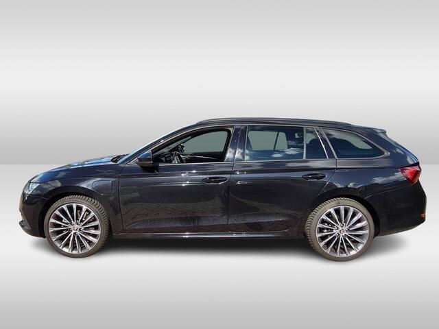 Skoda OCTAVIA Combi 1.4 TSI iV PHEV Sportline Business Wordt Verwacht | Plug In Hybrid | Trekhaak | Sportstoelen | 19 inch velgen | Electrische Achterklep | Stoelverwarming | Electrische Stoelverstelling | Erg Gave Uitvoering !!