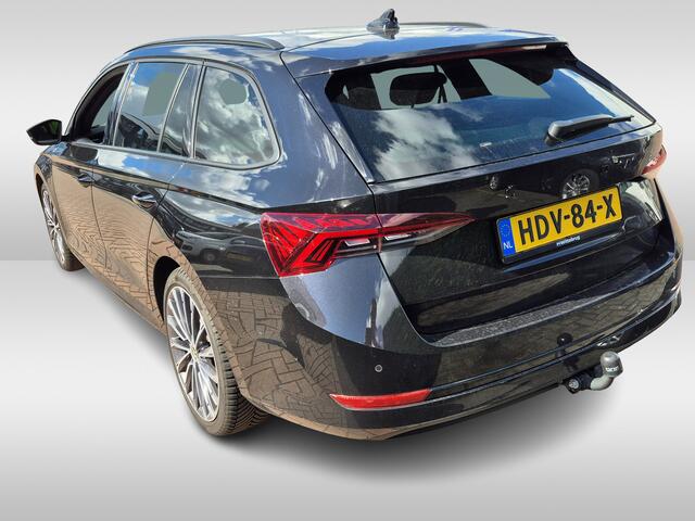 Skoda OCTAVIA Combi 1.4 TSI iV PHEV Sportline Business Wordt Verwacht | Plug In Hybrid | Trekhaak | Sportstoelen | 19 inch velgen | Electrische Achterklep | Stoelverwarming | Electrische Stoelverstelling | Erg Gave Uitvoering !!