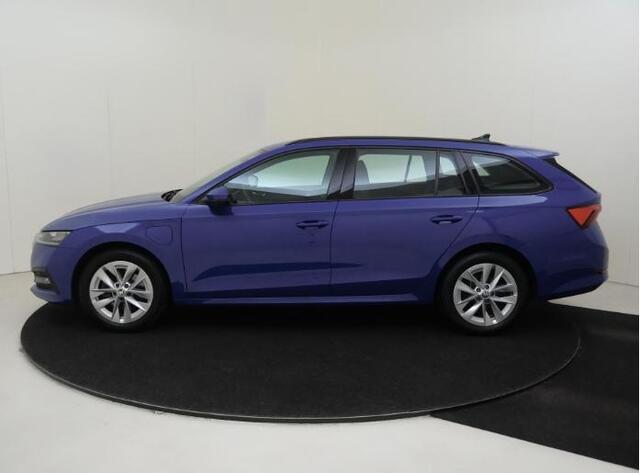 Skoda OCTAVIA Combi 1.4 TSI iV PHEV Business Edition | Keyless | Parkeersensoren | Navigatie | Cruise control | Elektrisch inklapbare buitenspiegels | Draadloze telefoonlader | CarPlay |