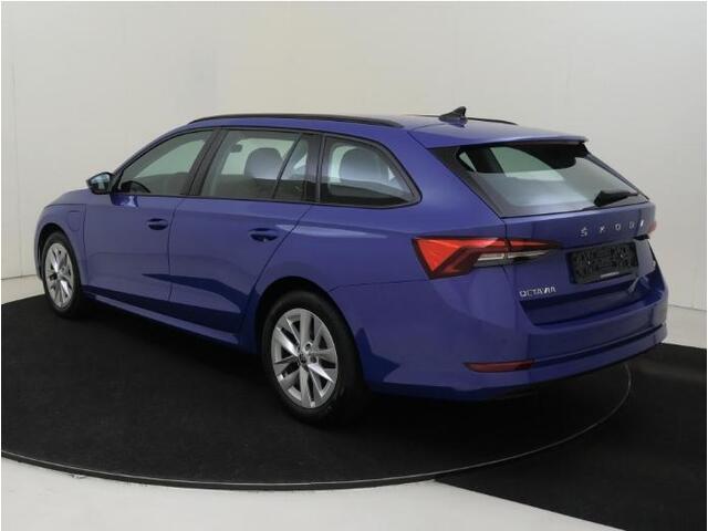 Skoda OCTAVIA Combi 1.4 TSI iV PHEV Business Edition | Keyless | Parkeersensoren | Navigatie | Cruise control | Elektrisch inklapbare buitenspiegels | Draadloze telefoonlader | CarPlay |