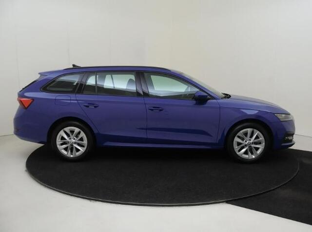 Skoda OCTAVIA Combi 1.4 TSI iV PHEV Business Edition | Keyless | Parkeersensoren | Navigatie | Cruise control | Elektrisch inklapbare buitenspiegels | Draadloze telefoonlader | CarPlay |
