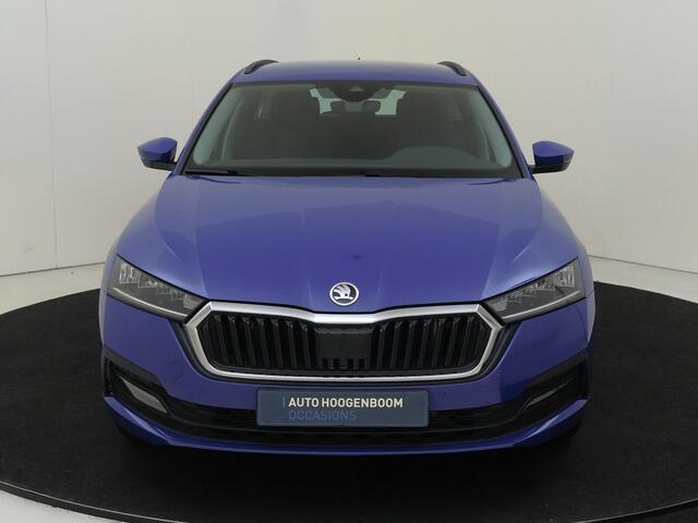 Skoda OCTAVIA Combi 1.4 TSI iV PHEV Business Edition | Keyless | Parkeersensoren | Navigatie | Cruise control | Elektrisch inklapbare buitenspiegels | Draadloze telefoonlader | CarPlay |