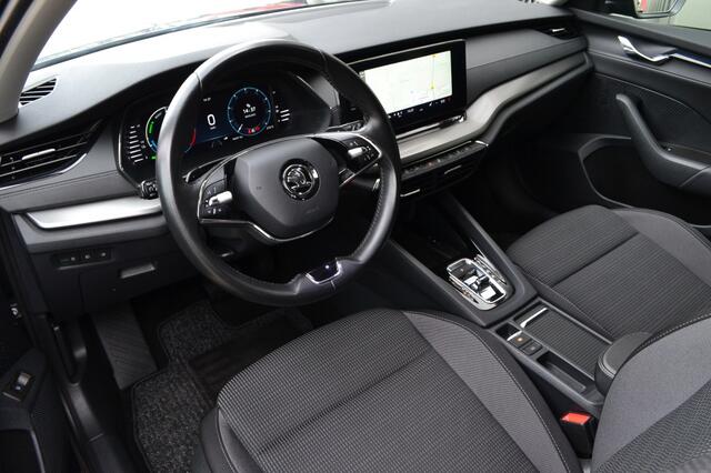 Skoda OCTAVIA 1.4 TSI iV Business Edition LED/Carplay/18'' inch