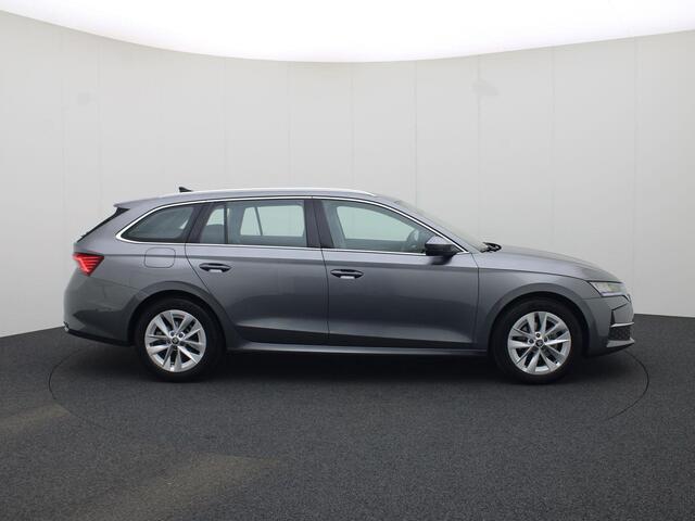Skoda OCTAVIA Combi 1.5TSI/150PK MHEV Selection DSG · Trekhaak · Camera · Apple/Android Car Play · Achterbank verwarmd · Keyless · Garantie tot januari 2027