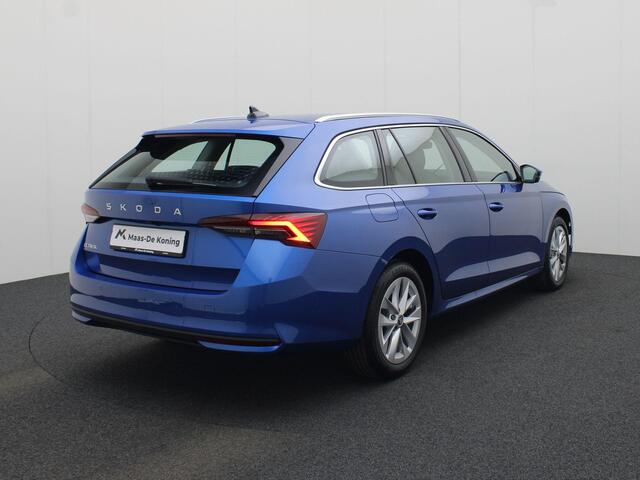 Skoda OCTAVIA Combi 1.5TSI/150PK MHEV Selection DSG · Trekhaak · Camera · Apple/Android Car Play · Achterbank verwarmd · Keyless · Garantie tot januari 2027
