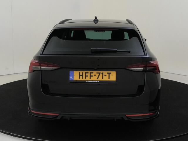 Skoda OCTAVIA Combi 1.5 TSI MHEV Business Edition Plus Black Pakket | Trekhaak | 18"lichtmetalen Velgen | Stoelverwarming | Stuurverwarming | Elektrische Achterklep |