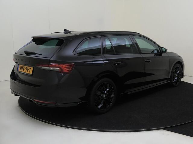 Skoda OCTAVIA Combi 1.5 TSI MHEV Business Edition Plus Black Pakket | Trekhaak | 18"lichtmetalen Velgen | Stoelverwarming | Stuurverwarming | Elektrische Achterklep |