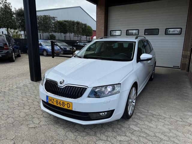 Skoda OCTAVIA Combi 1.2 TSI xenon camera keyless stoelverw.