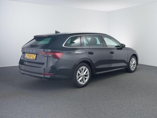 Skoda OCTAVIA Combi 1.5 TSI First Edition | Matrix | Carplay | Keyless |