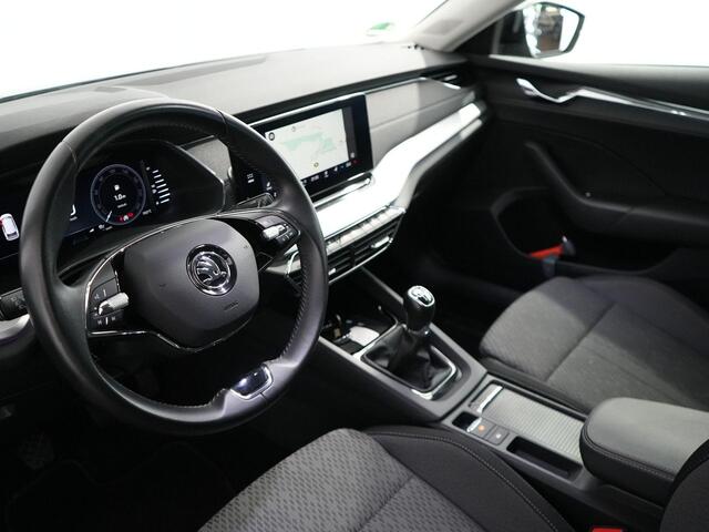 Skoda OCTAVIA Combi 1.5 TSI First Edition | Matrix | Carplay | Keyless |