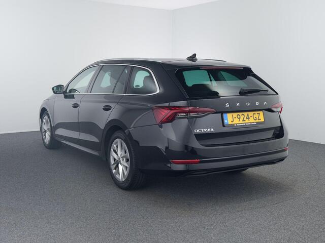 Skoda OCTAVIA Combi 1.5 TSI First Edition | Matrix | Carplay | Keyless |