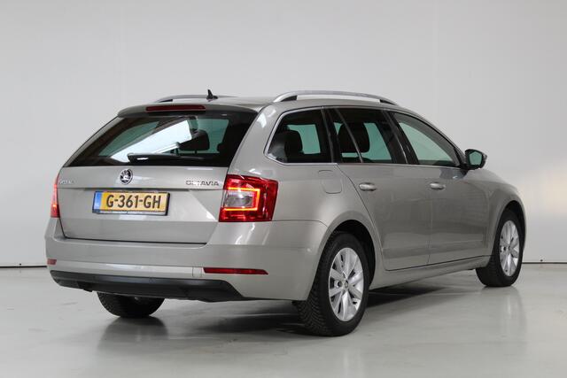 Skoda OCTAVIA Combi 1.0 TSI Ambition Business | DSG | Carplay | Dealer Onderhouden
