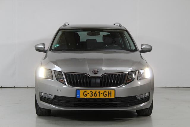 Skoda OCTAVIA Combi 1.0 TSI Ambition Business | DSG | Carplay | Dealer Onderhouden