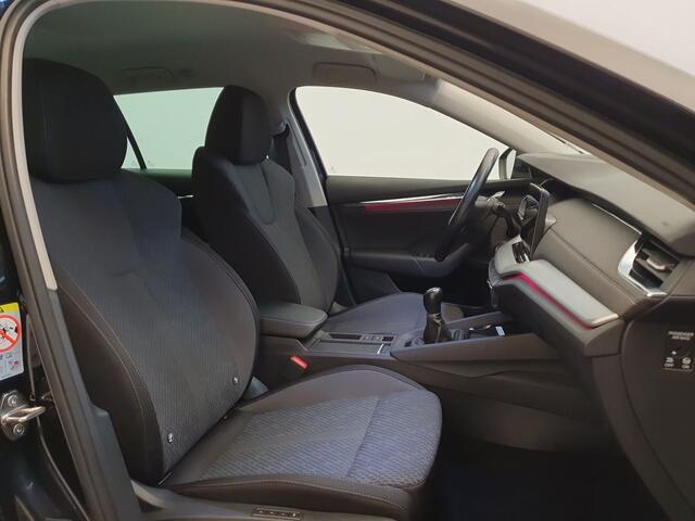 Skoda OCTAVIA Combi 1.0 TSI 110pk Business Edition Camera, Cruise control, Climatronic