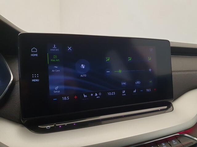 Skoda OCTAVIA Combi 1.0 TSI 110pk Business Edition Camera, Cruise control, Climatronic