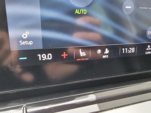 Skoda OCTAVIA Combi 1.0 TSi 110 Business Edition | Stoelverwarming | Achterrijcamera | Climate Control |