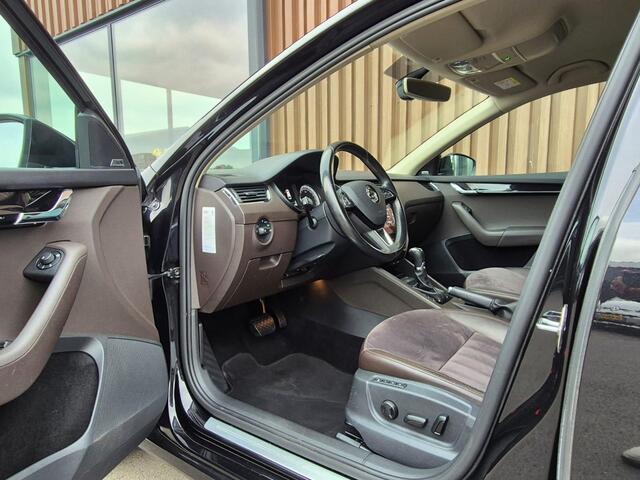 Skoda OCTAVIA Combi 1.8 TSI Greentech 4x4 Laurin en Klement | Canton | Carplay | Bi-xenon | Navi | Memory | Trekhaak