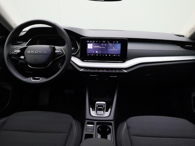 Skoda OCTAVIA Combi 1.5 TSI MHEV 110kW/150PK Selection · Trekhaak · Camera + Parkeersensoren · App connect · Garantie tot januari 2027