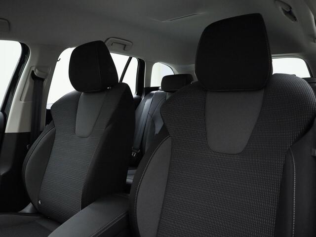 Skoda OCTAVIA Combi 1.5 TSI MHEV 110kW/150PK Selection · Trekhaak · Camera + Parkeersensoren · App connect · Garantie tot januari 2027