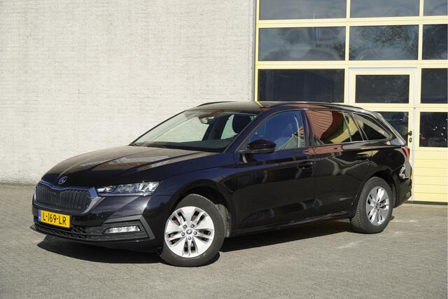 Skoda OCTAVIA Combi 1.0 TSI Business Edition BJ2021 Lmv 16" | Led V+A | Pdc | Navi | Dynamische knipperlichten | Elek. achterklep | App-Connect | Dashboard verlichting | Virtual cockpit | Climate control | Cruise control | Extra getint glas