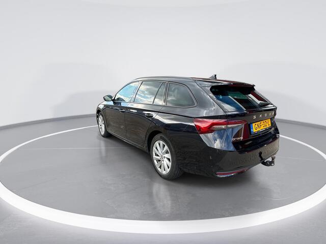 Skoda OCTAVIA Combi 1.5 TSI 115pk DSG MHEV Business Edition Plus · Camera · Inklap. Trekhaak · Keyless · Elek. Achterklep · Apple/Android Car Play · ACC · Garantie t/m 29-09-2028 of 100.000km