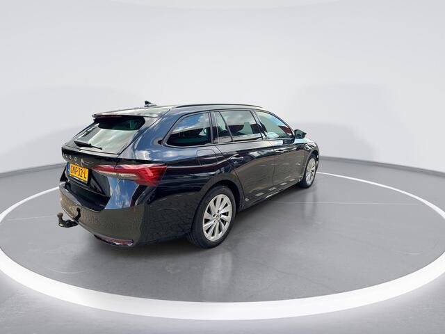 Skoda OCTAVIA Combi 1.5 TSI 115pk DSG MHEV Business Edition Plus · Camera · Inklap. Trekhaak · Keyless · Elek. Achterklep · Apple/Android Car Play · ACC · Garantie t/m 29-09-2028 of 100.000km