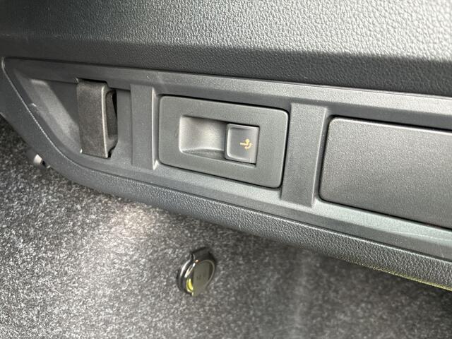 Skoda OCTAVIA Combi 1.5 TSI 115pk DSG MHEV Business Edition Plus · Camera · Inklap. Trekhaak · Keyless · Elek. Achterklep · Apple/Android Car Play · ACC · Garantie t/m 29-09-2028 of 100.000km