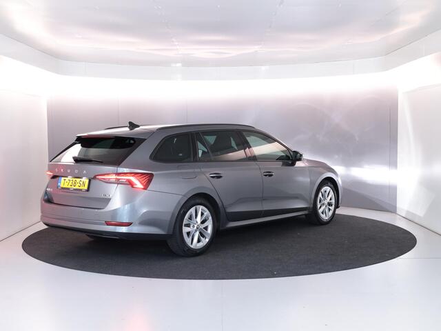 Skoda OCTAVIA Combi 1.0 e-TSI Sport Business 110 pk Automaat (DSG) | Verlengde garantie | Navigatie | Parkeersensoren | LED koplampen | Apple Carplay/Android Auto |