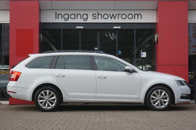 Skoda OCTAVIA Combi 1.0 TSI Greentech Ambition Business | Origineel NL | Automaat | Cruise Control | PDC | Climate Control | Navigatie | Trekhaak |