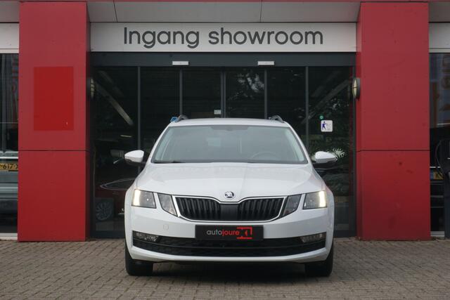 Skoda OCTAVIA Combi 1.0 TSI Greentech Ambition Business | Origineel NL | Automaat | Cruise Control | PDC | Climate Control | Navigatie | Trekhaak |